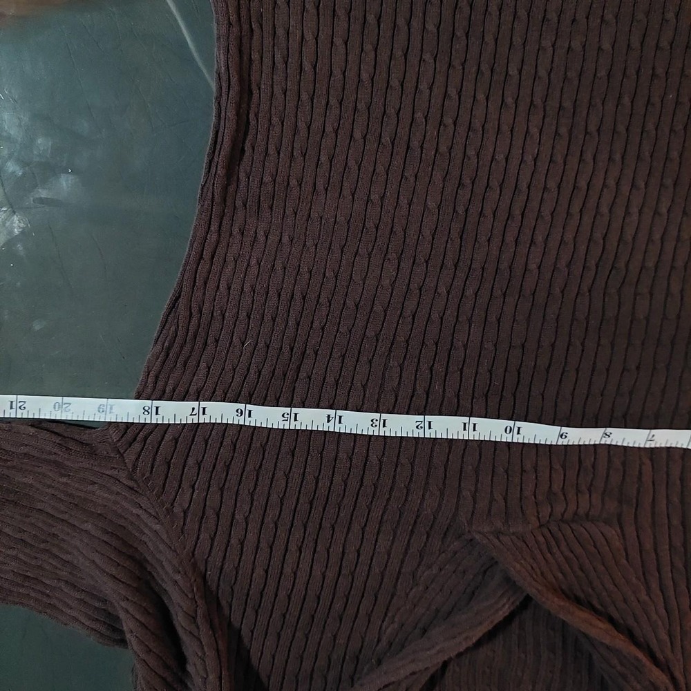 Y2K brown long sleeve v-neck sweater. - Picture 4 of 6